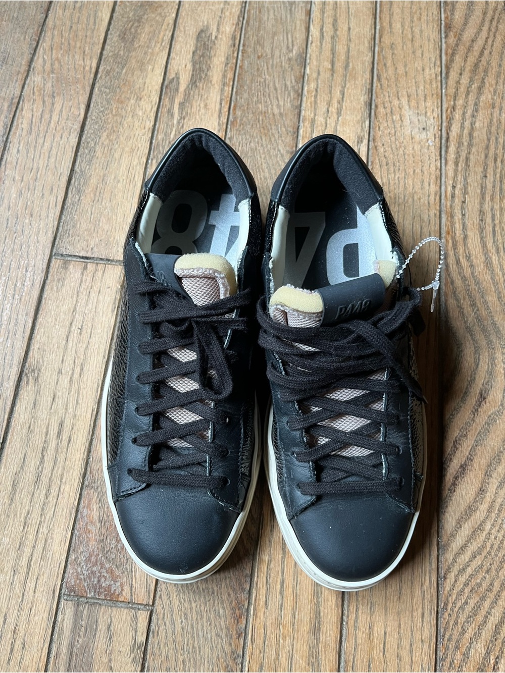 P448 John Sneaker Black/Patent Sz 39